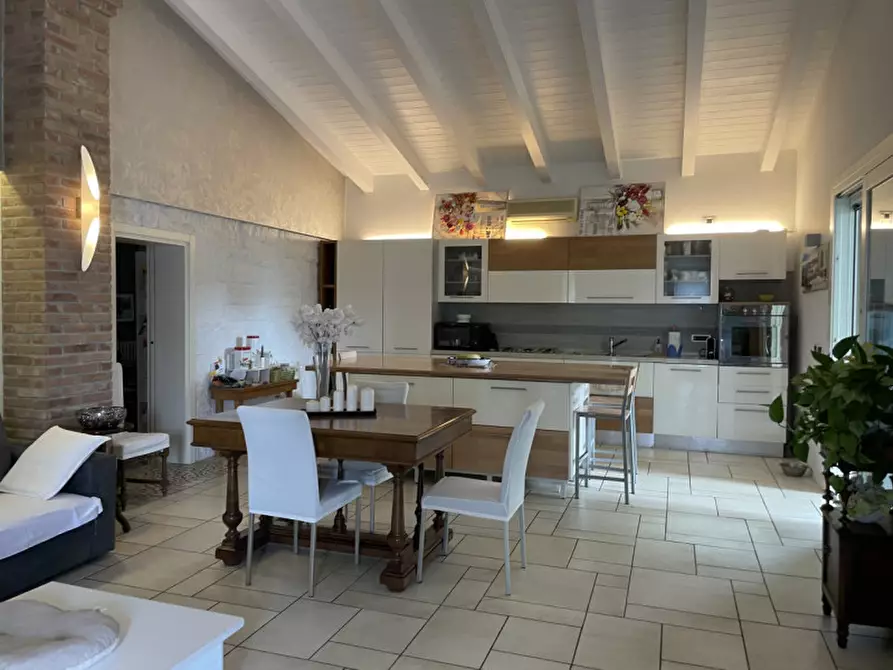 Immagine 4 di Villa in vendita  in VIA FRAPIERO a Correzzola