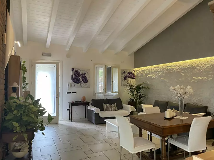 Immagine 5 di Villa in vendita  in VIA FRAPIERO a Correzzola