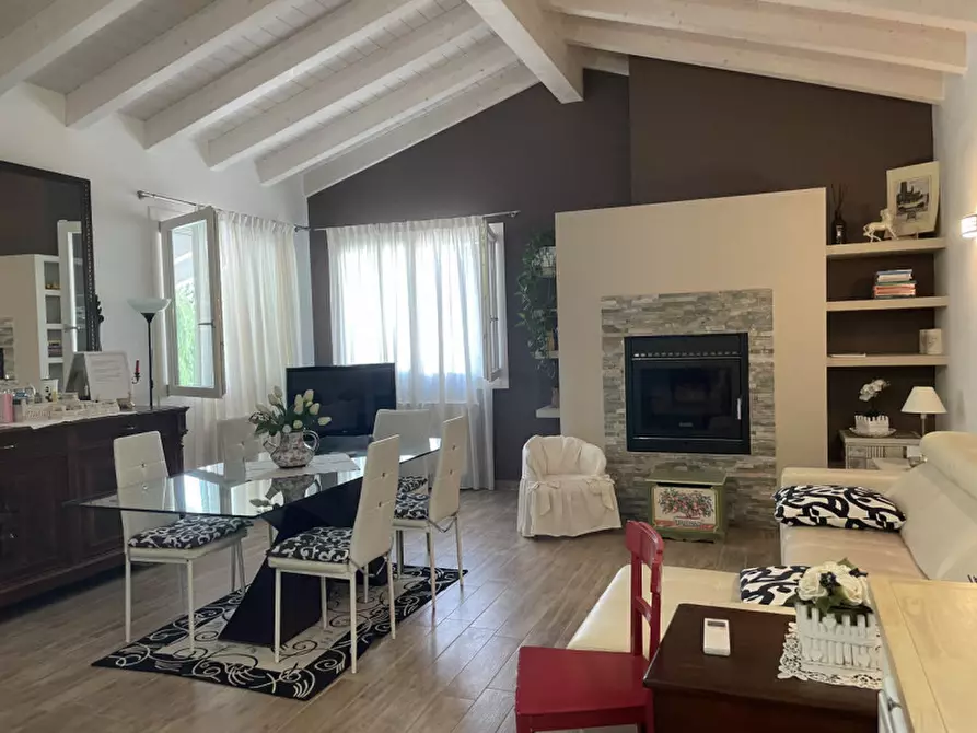 Immagine 9 di Villa in vendita  in VIA FRAPIERO a Correzzola