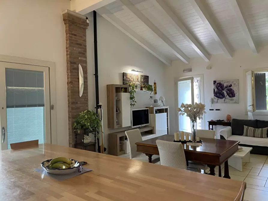 Immagine 21 di Villa in vendita  in VIA FRAPIERO a Correzzola