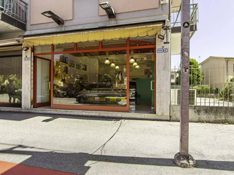 Immagine 13 di Negozio in vendita  in Via Jacopo Facciolati a Padova