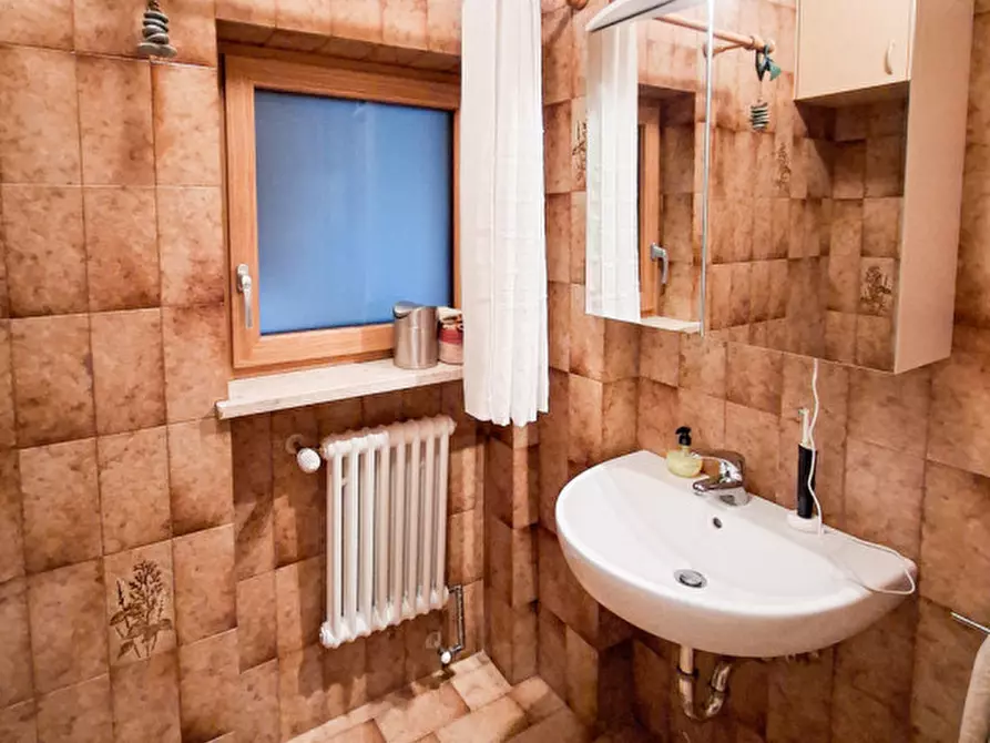 Immagine 15 di Villetta a schiera in vendita  in via Aldo Moro a Salorno .Salurn.