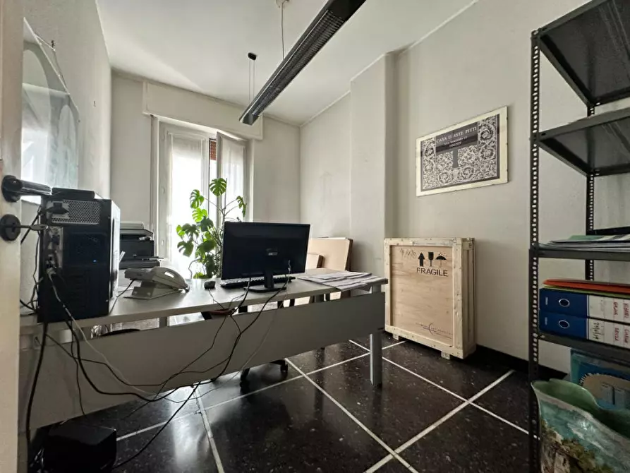 Immagine 11 di Ufficio in vendita  in via don bosco a Savona