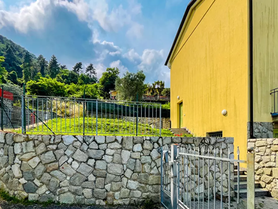 Immagine 3 di Casa bifamiliare in vendita  a Ameglia