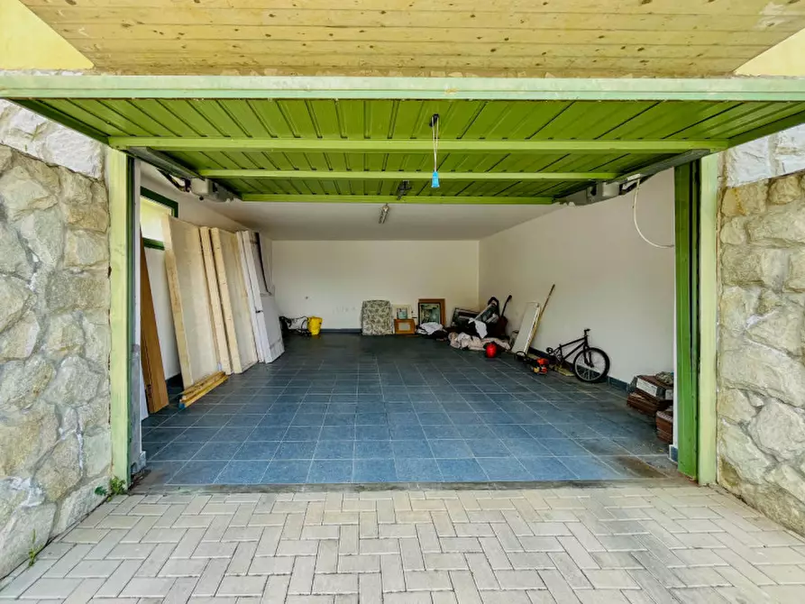 Immagine 5 di Casa bifamiliare in vendita  a Ameglia