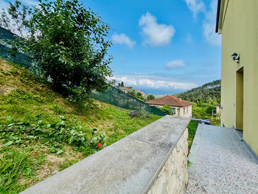 Immagine 8 di Casa bifamiliare in vendita  a Ameglia