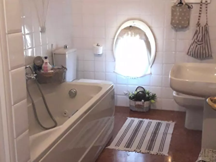 Immagine 7 di Appartamento in affitto  a Modena