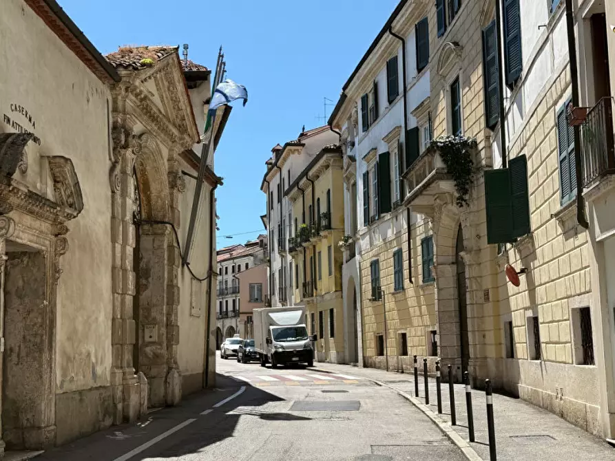 Immagine 5 di Appartamento in vendita  in Contrà San Tommaso a Vicenza