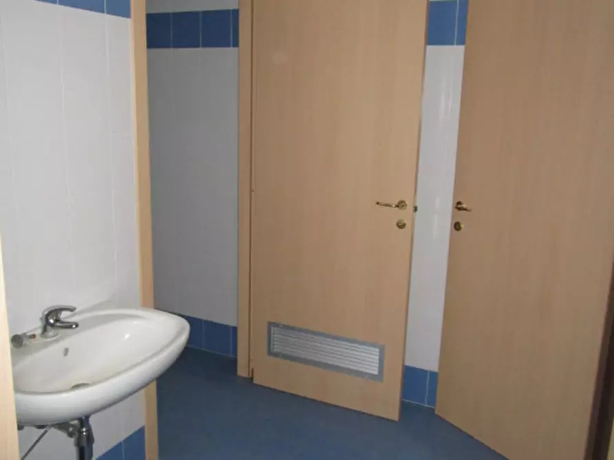 Immagine 4 di Ufficio in affitto  a Limena