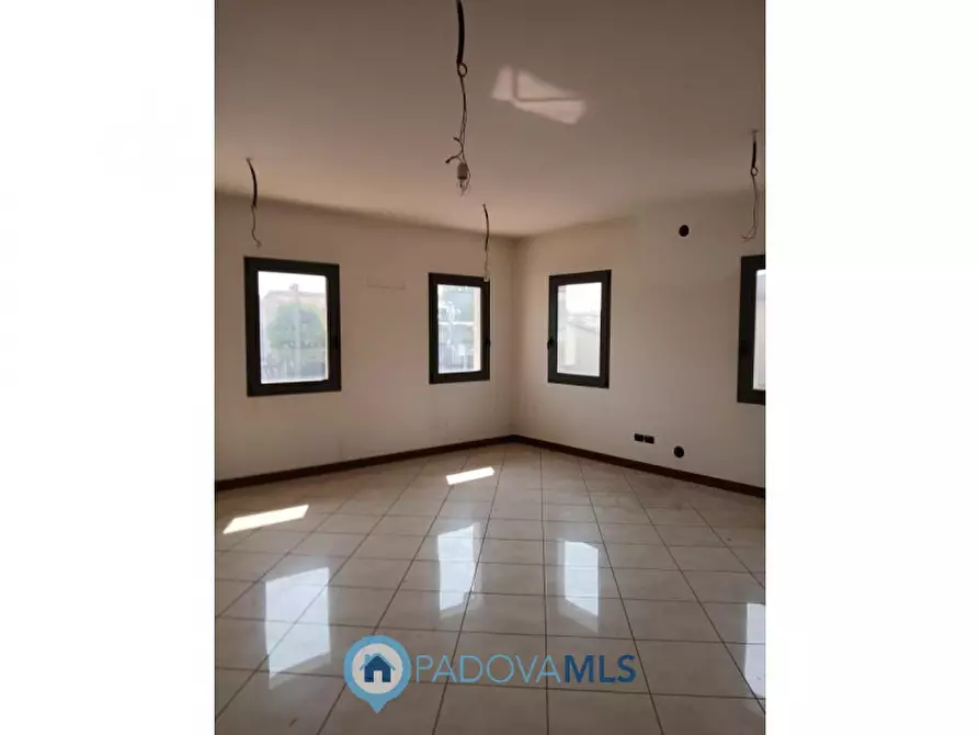 Immagine 4 di Ufficio in vendita  in Via Provinciale Sud, 63 a Fosso'