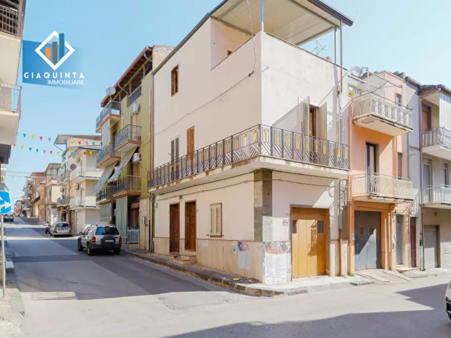 Immagine 1 di Casa indipendente in vendita  in Via Piave n. 2 a Palagonia