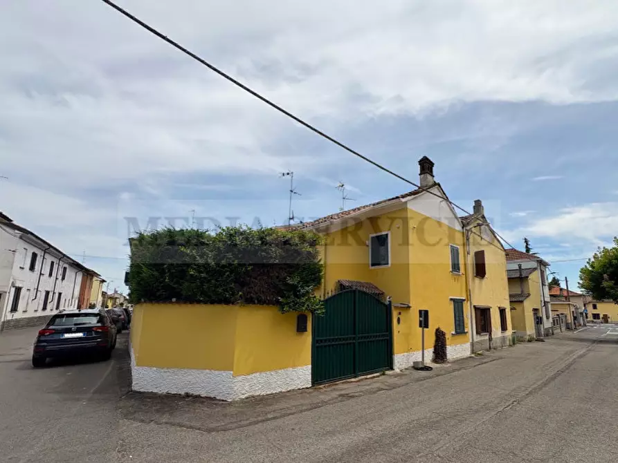 Immagine 2 di Casa indipendente in vendita  in via Roberto Cordara n° 13 a Dorno