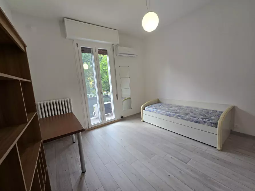 Immagine 1 di Camera in vendita  a Modena