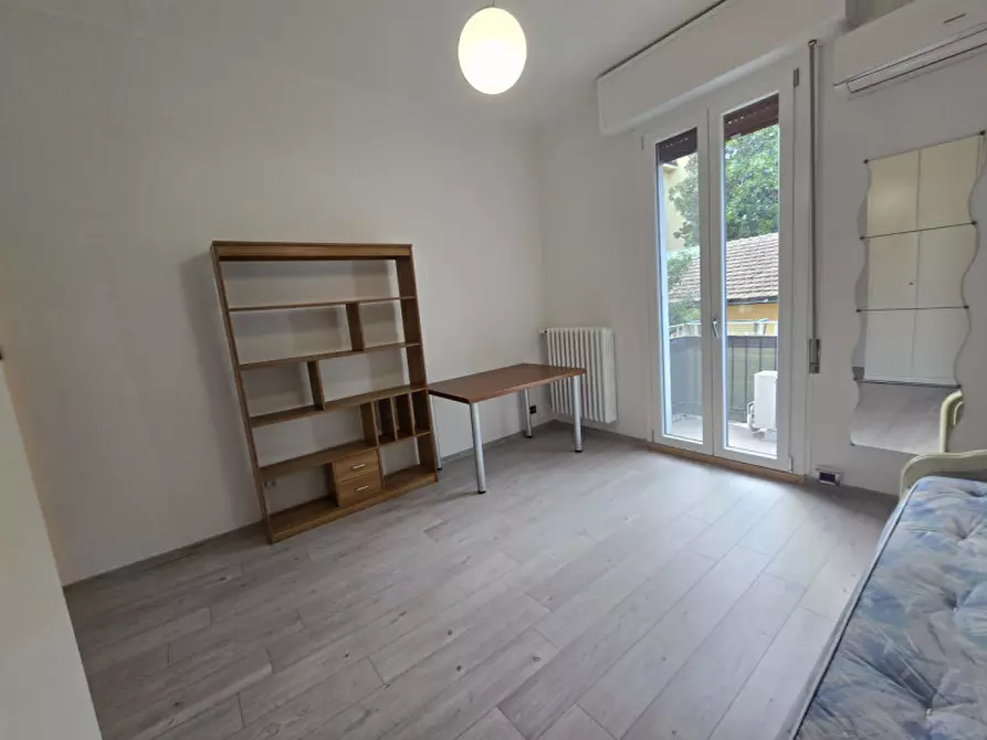 Immagine 4 di Camera in vendita  a Modena