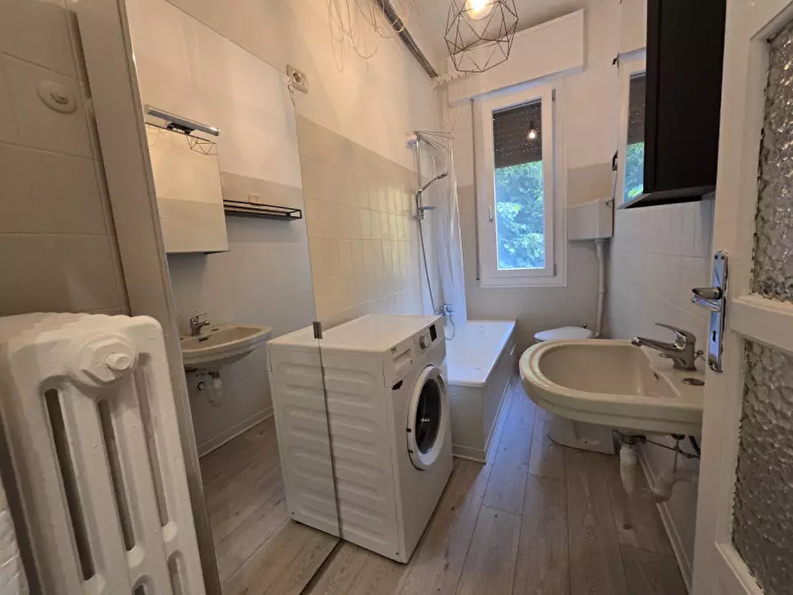 Immagine 6 di Camera in vendita  a Modena