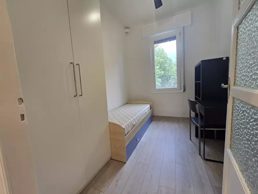 Immagine 8 di Camera in vendita  a Modena