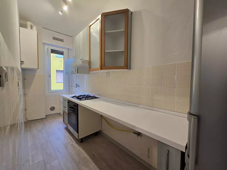 Immagine 11 di Camera in vendita  a Modena