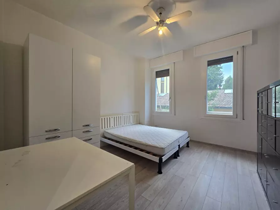 Immagine 12 di Camera in vendita  a Modena