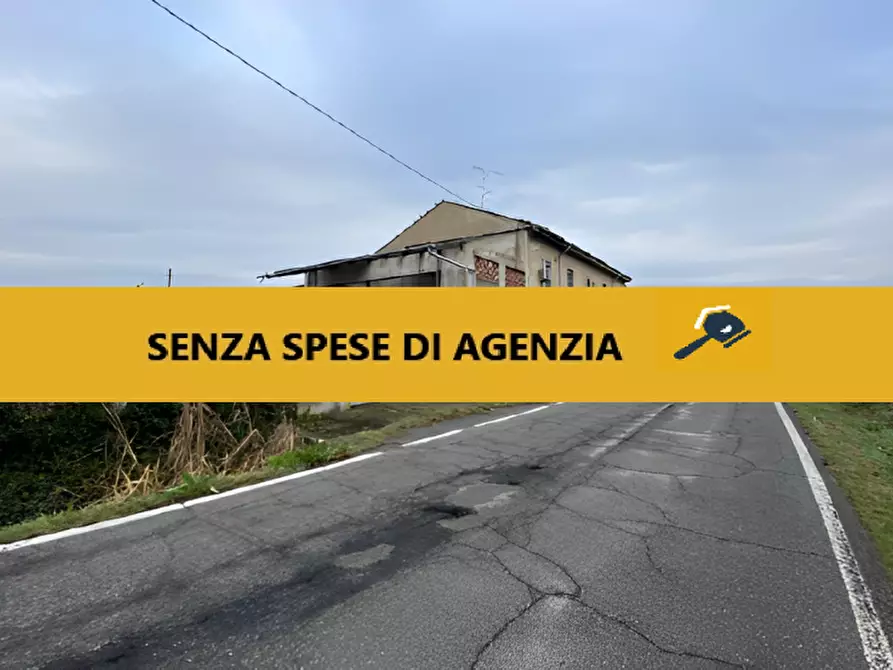 Immagine 1 di Casa indipendente in vendita  in Via della Repubblica a Trino Vercellese