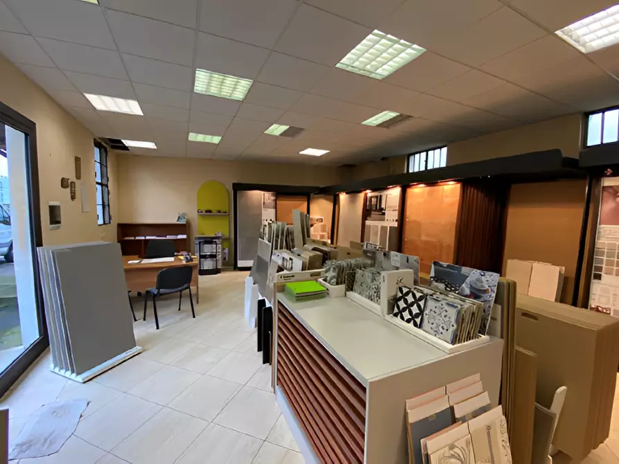 Immagine 2 di Casa indipendente in vendita  in Via della Repubblica a Trino Vercellese