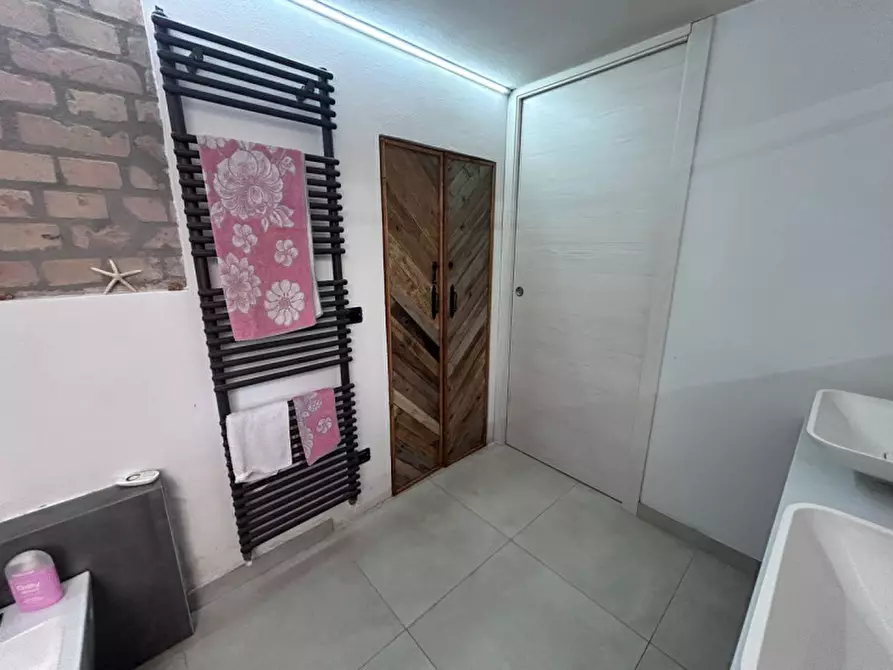 Immagine 14 di Casa indipendente in vendita  in Via Novara a Parma