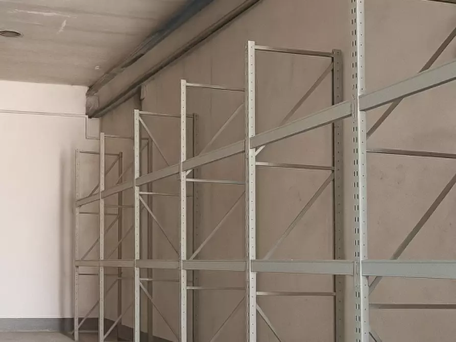 Immagine 2 di Capannone industriale in vendita  in Via Antonio Pacinotti a Verona