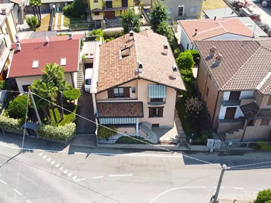 Immagine 3 di Villa in vendita  in VIA COMASINA 147 VERANO a Verano Brianza