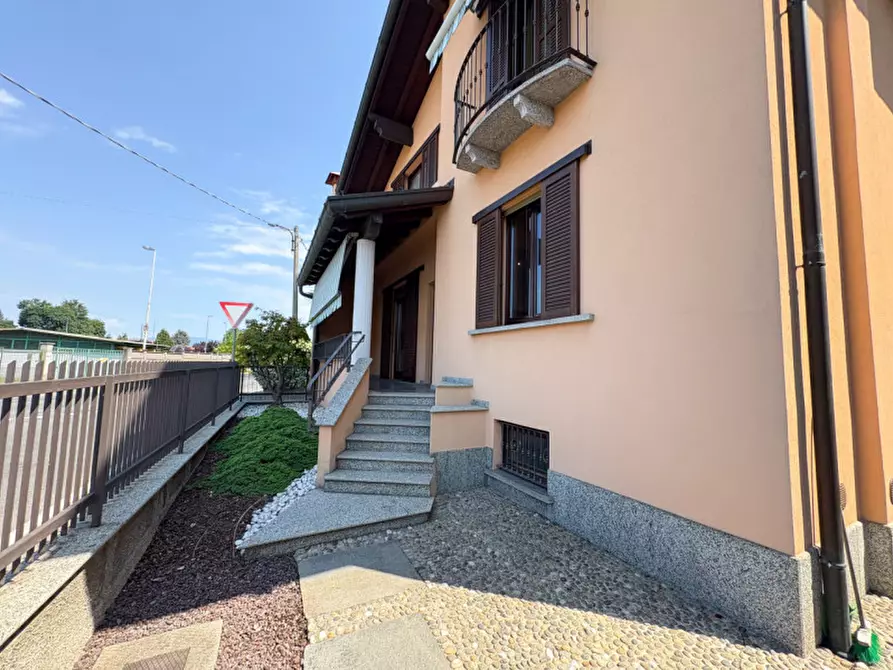 Immagine 7 di Villa in vendita  in VIA COMASINA 147 VERANO a Verano Brianza
