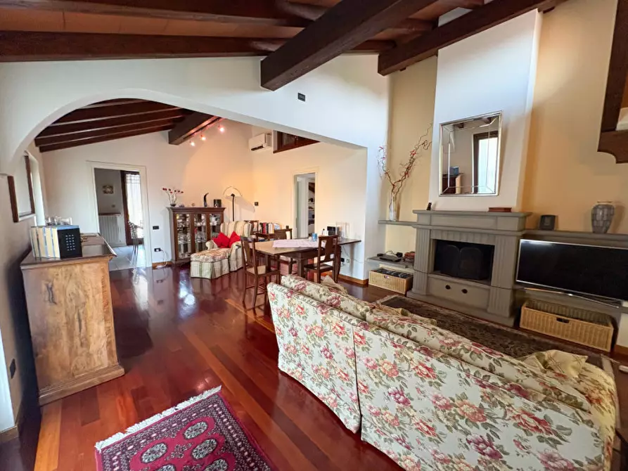 Immagine 8 di Villa in vendita  in VIA COMASINA 147 VERANO a Verano Brianza