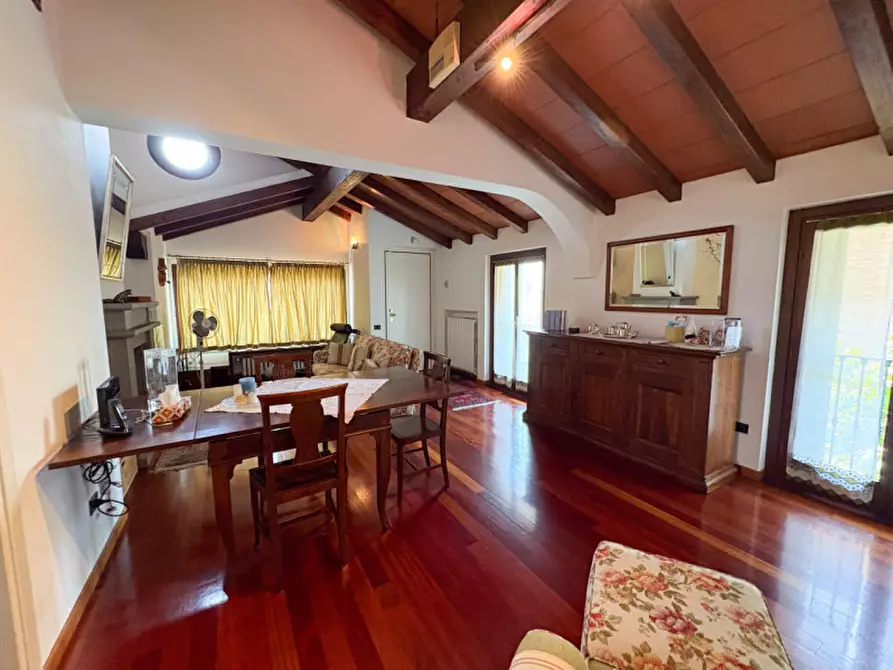 Immagine 11 di Villa in vendita  in VIA COMASINA 147 VERANO a Verano Brianza