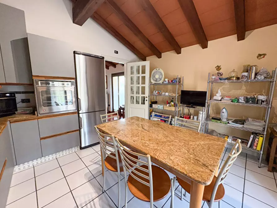 Immagine 14 di Villa in vendita  in VIA COMASINA 147 VERANO a Verano Brianza