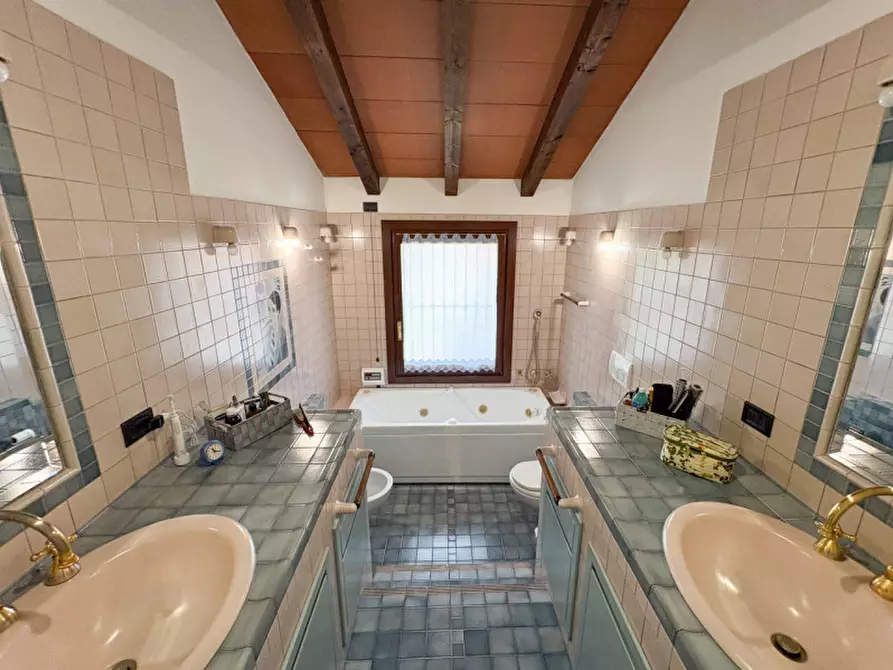 Immagine 23 di Villa in vendita  in VIA COMASINA 147 VERANO a Verano Brianza