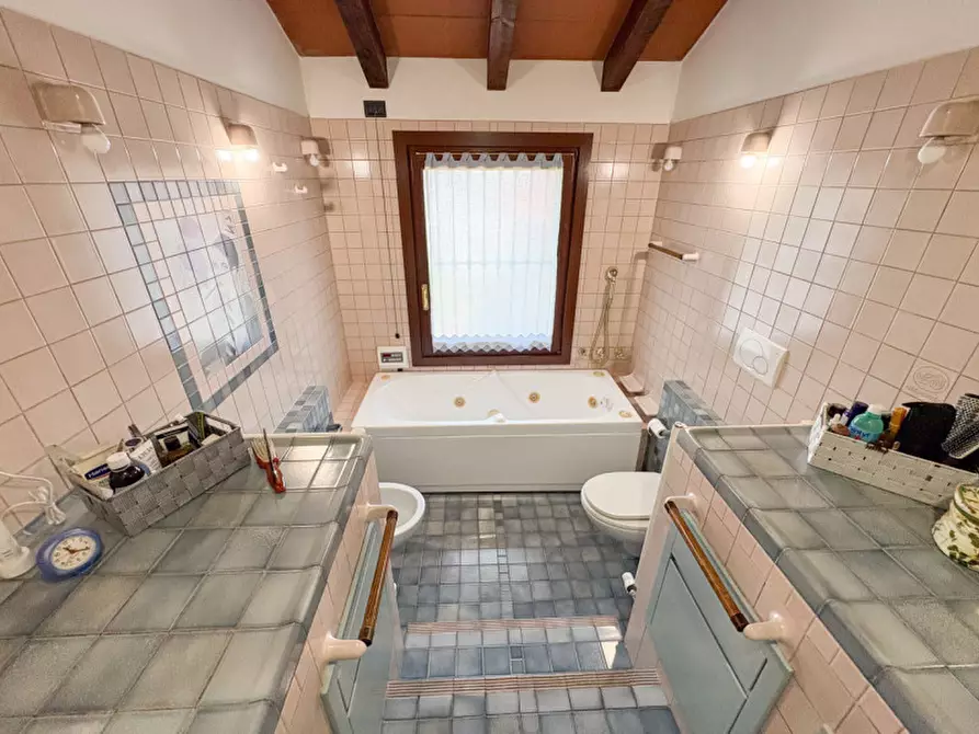 Immagine 24 di Villa in vendita  in VIA COMASINA 147 VERANO a Verano Brianza