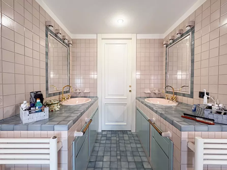 Immagine 26 di Villa in vendita  in VIA COMASINA 147 VERANO a Verano Brianza