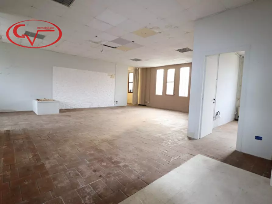 Immagine 12 di Attività commerciale in vendita  in levane a Montevarchi