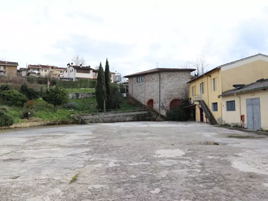 Immagine 25 di Attività commerciale in vendita  in levane a Montevarchi