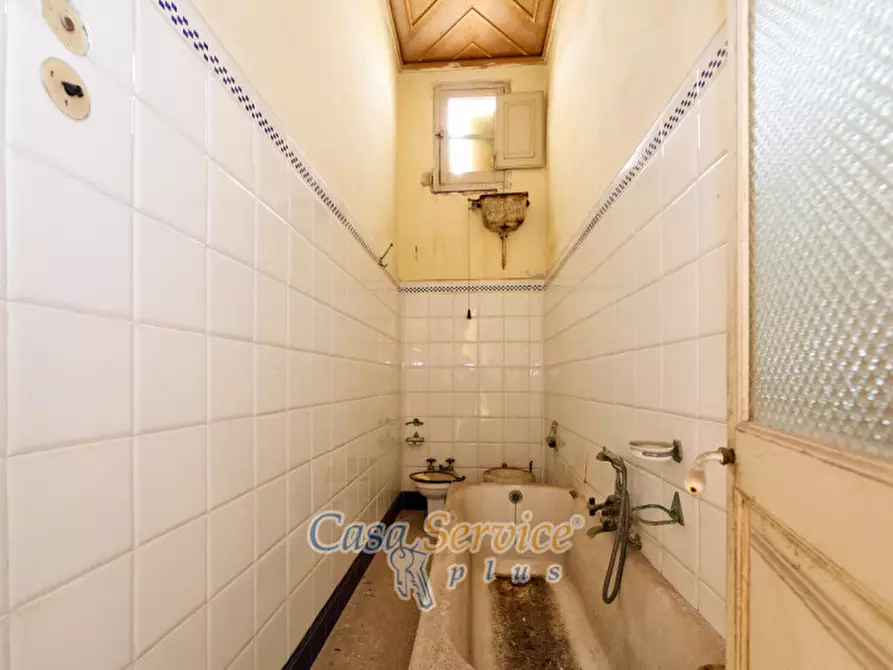 Immagine 30 di Palazzo in vendita  in Via Venezia a Gallipoli