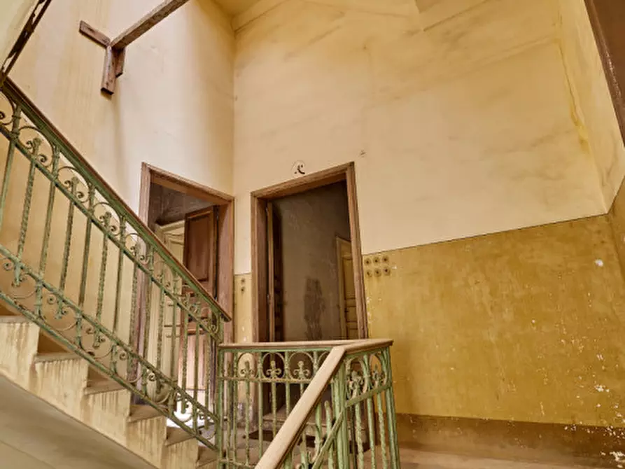 Immagine 37 di Palazzo in vendita  in Via Venezia a Gallipoli