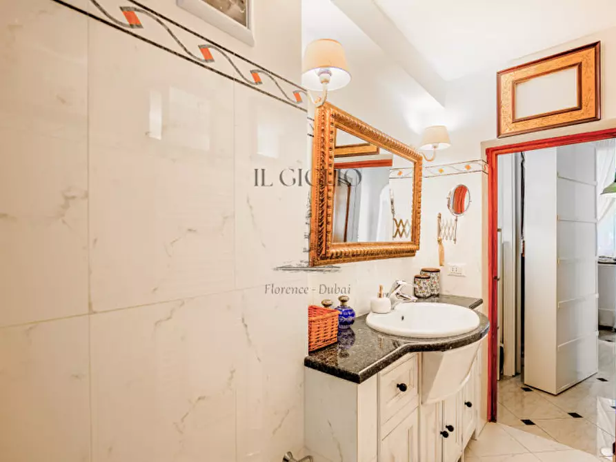 Immagine 10 di Appartamento in vendita  in Borgo San Frediano a Firenze