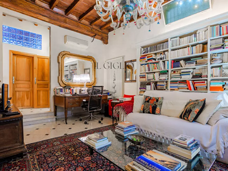 Immagine 11 di Appartamento in vendita  in Borgo San Frediano a Firenze