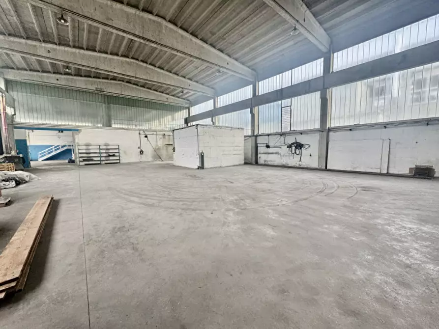 Immagine 8 di Capannone industriale in vendita  a Sant'ambrogio Di Valpolicella