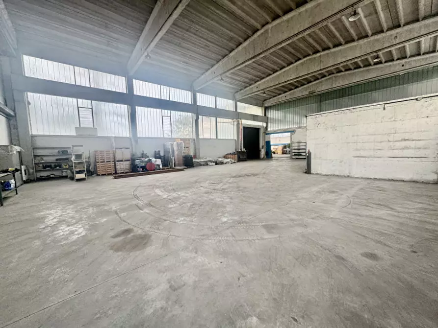 Immagine 9 di Capannone industriale in vendita  a Sant'ambrogio Di Valpolicella