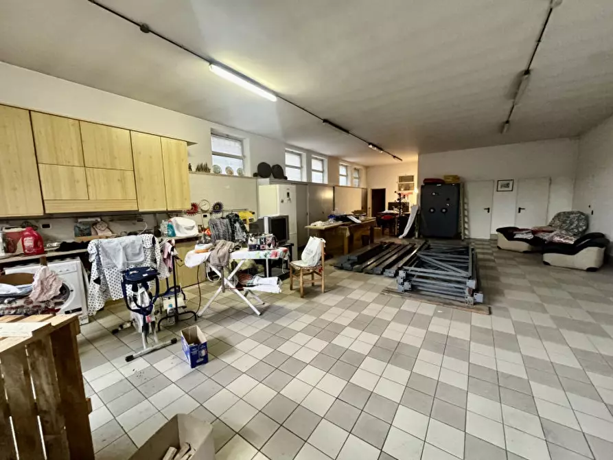 Immagine 21 di Capannone industriale in vendita  a Sant'ambrogio Di Valpolicella