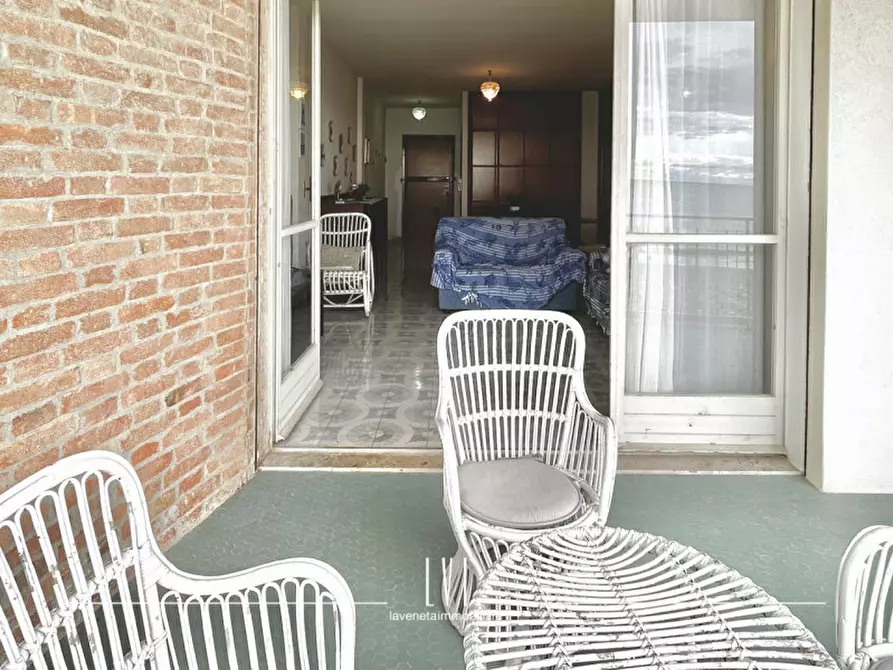 Immagine 8 di Appartamento in vendita  in via Andrea Bafile 9° accesso al mare n.14 a Jesolo