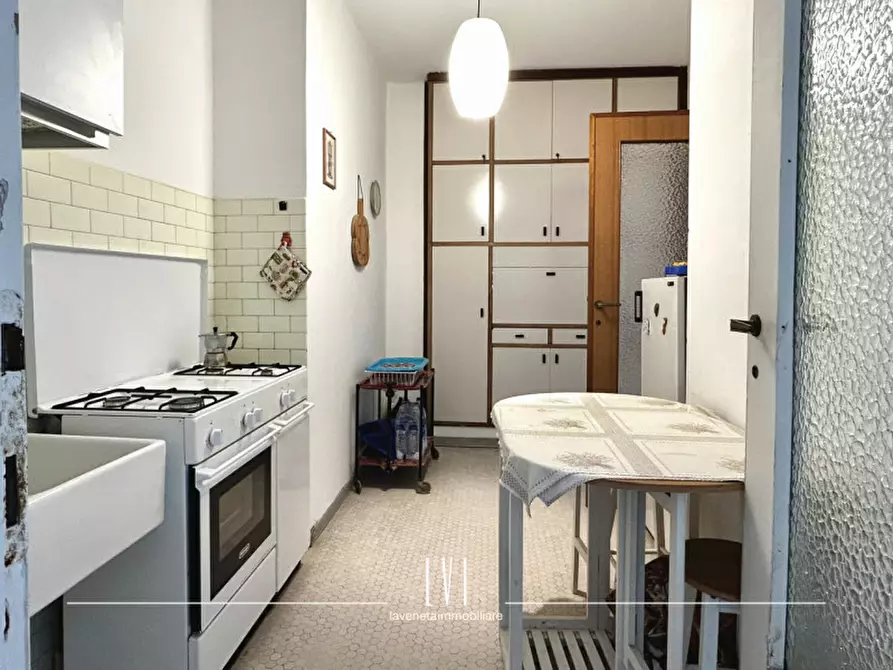 Immagine 13 di Appartamento in vendita  in via Andrea Bafile 9° accesso al mare n.14 a Jesolo