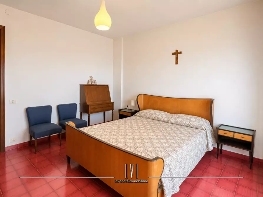 Immagine 17 di Appartamento in vendita  in via Andrea Bafile 9° accesso al mare n.14 a Jesolo