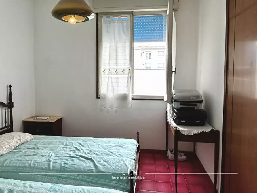 Immagine 20 di Appartamento in vendita  in via Andrea Bafile 9° accesso al mare n.14 a Jesolo