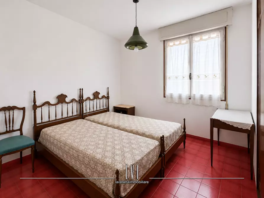 Immagine 23 di Appartamento in vendita  in via Andrea Bafile 9° accesso al mare n.14 a Jesolo