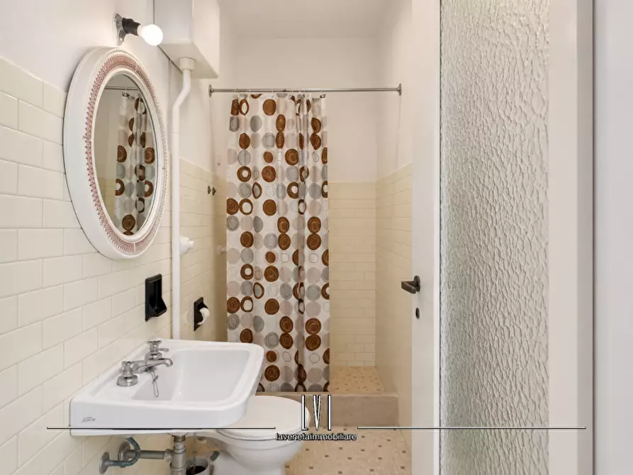 Immagine 25 di Appartamento in vendita  in via Andrea Bafile 9° accesso al mare n.14 a Jesolo