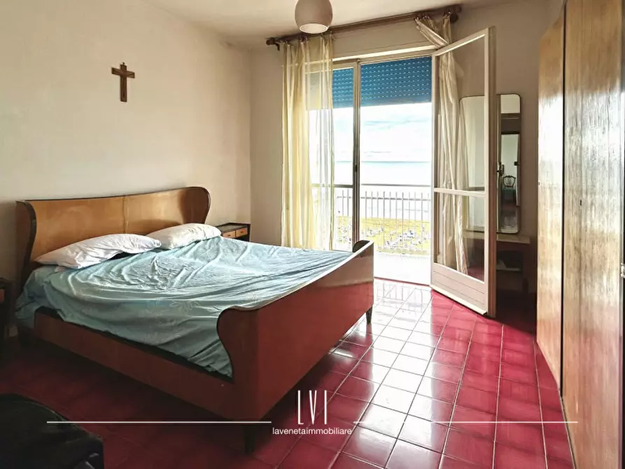 Immagine 26 di Appartamento in vendita  in via Andrea Bafile 9° accesso al mare n.14 a Jesolo